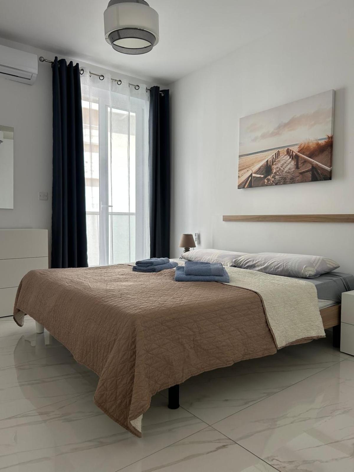 Luxury Two Bedroom With Sofa Bed Sliema, Tigne Point! * Sliema