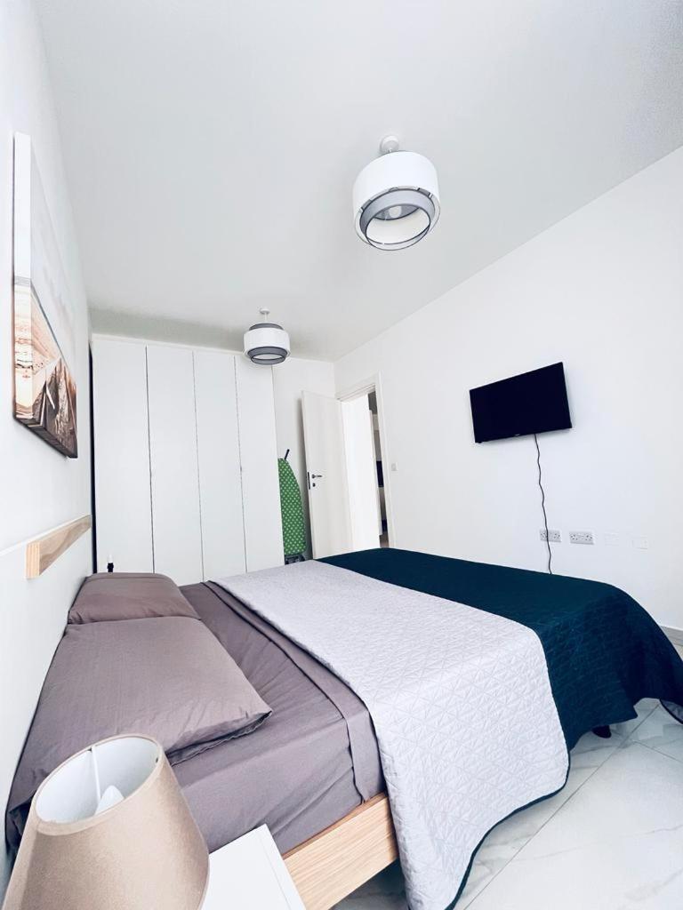 Luxury Two Bedroom With Sofa Bed Sliema, Tigne Point! Appartement Sliema