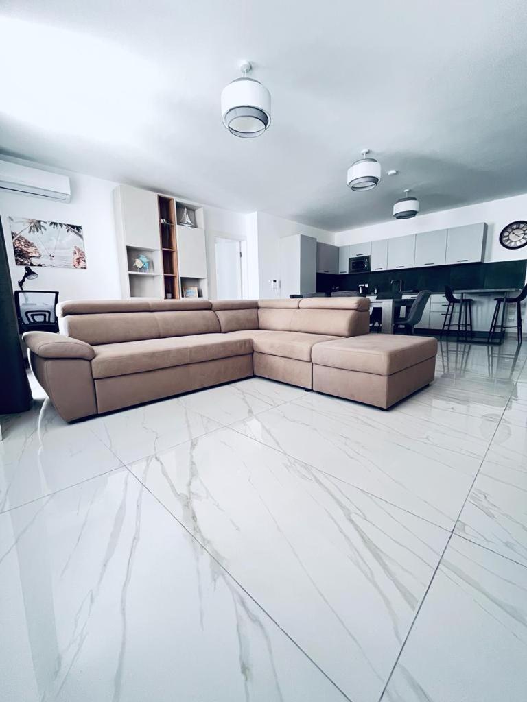 Luxury Two Bedroom With Sofa Bed Sliema, Tigne Point! *